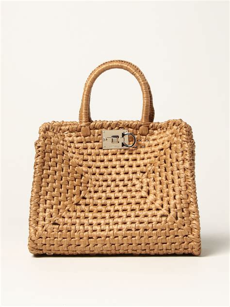 handbags with raffia.